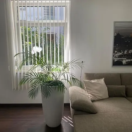 Am Park Mit Kleinem Garten Apartment Monchengladbach